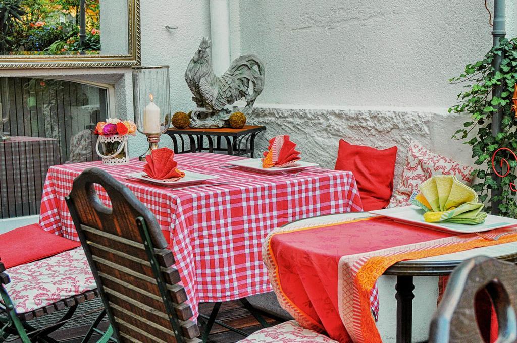 Garni Hotel Drei Lilien Wiesbaden Exterior photo