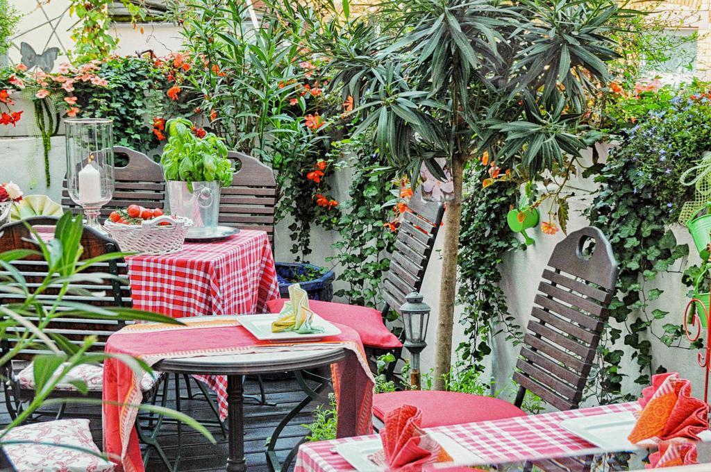 Garni Hotel Drei Lilien Wiesbaden Exterior photo
